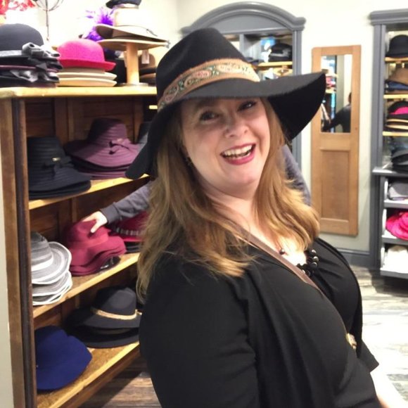 Meet your Posher, Kari - Picture 11 of 16